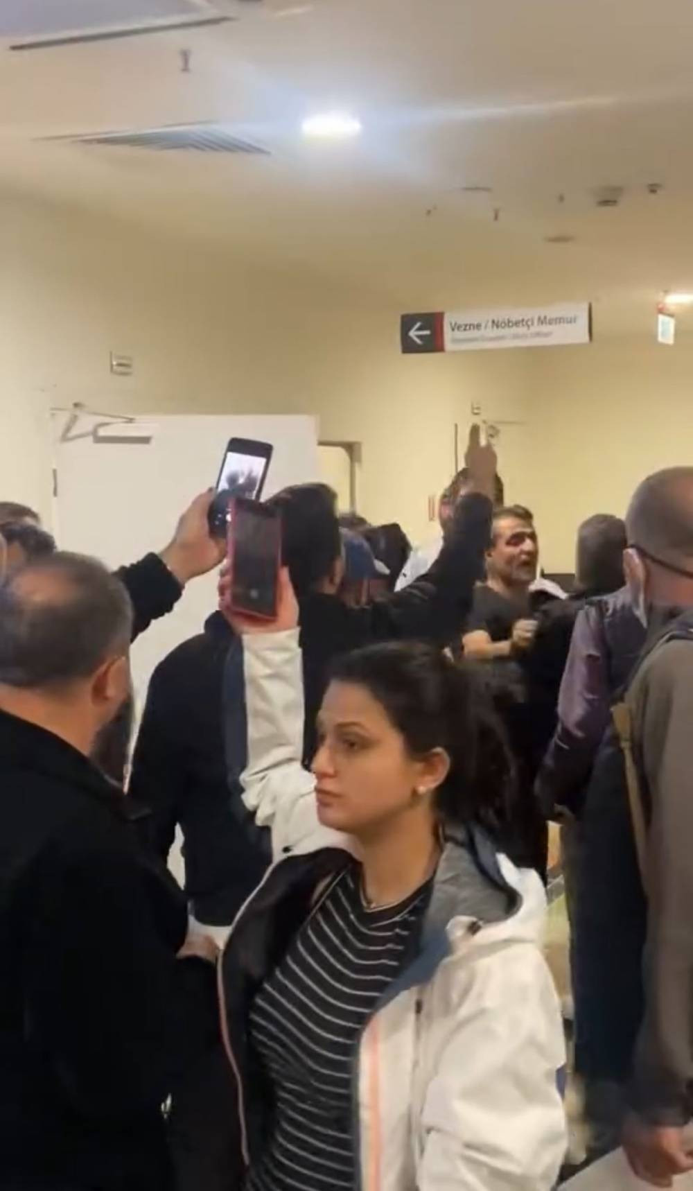 Acil serviste sıra kavgası! Hastaneyi savaş alanına çevirdiler