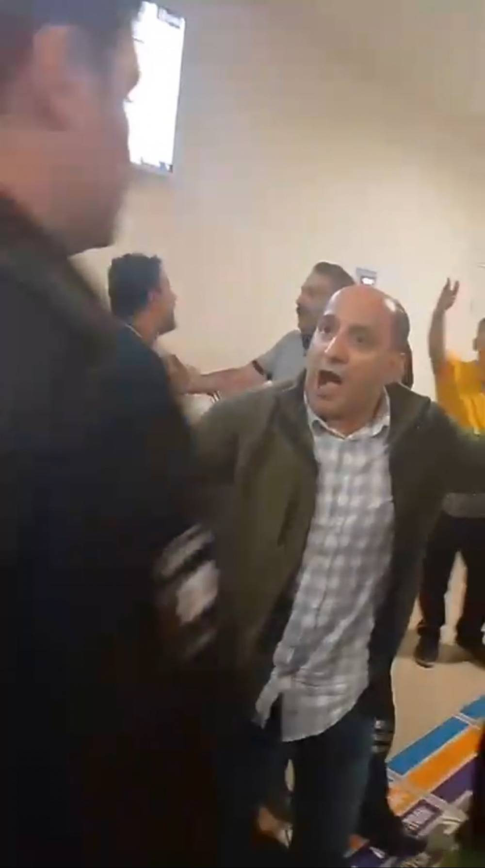 Acil serviste sıra kavgası! Hastaneyi savaş alanına çevirdiler